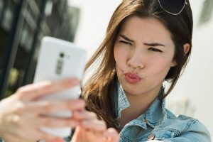 5 Reasons Why Girls Love Selfies