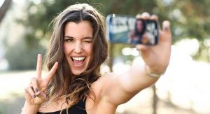 Can Selfie Hamper Your Skin