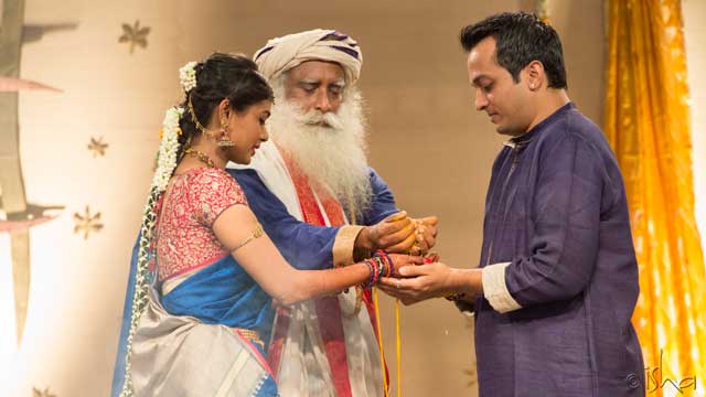 sadhgurur daughter photo
