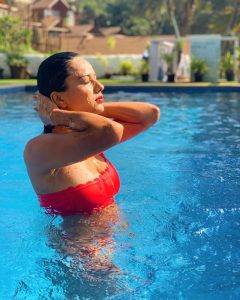 nia sharma simming pool