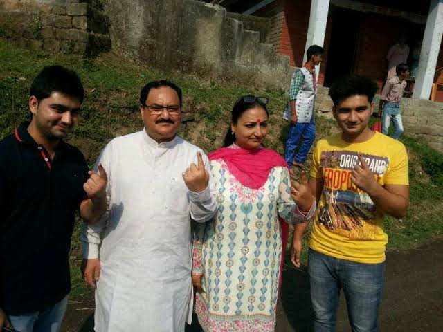 JP NADDA FAMILY PIC PHOTO