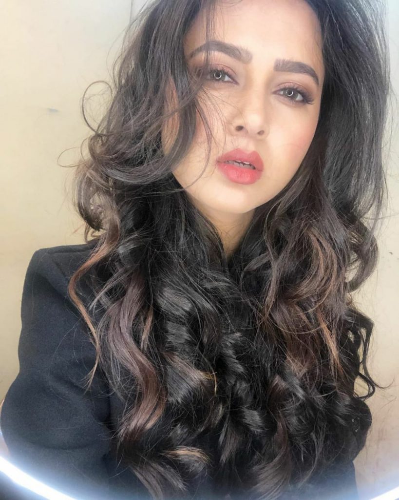 Tejasswi Prakash hot