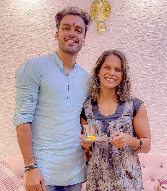 Kashish Thakur Pundir height