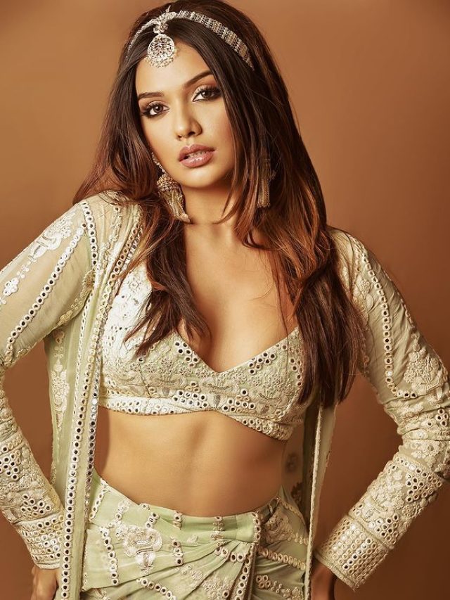 cropped-Divya-Agarwal-attractive-look.jpg