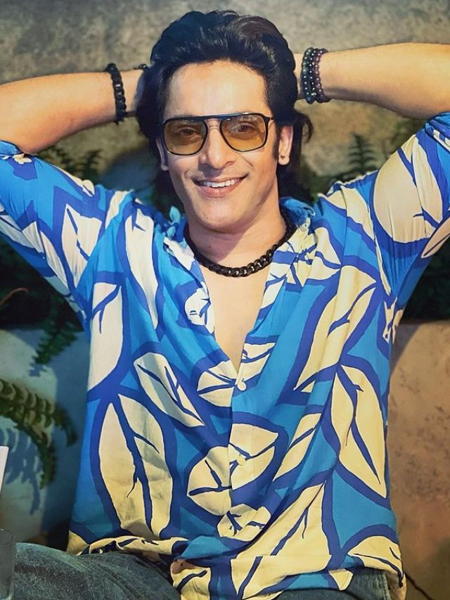 Handsome vikkas Manaktala