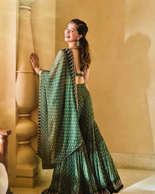 sara tendulkar height