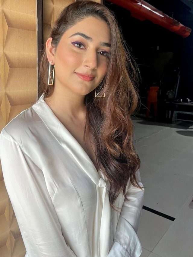 cropped-Disha-parmar-in-white.jpg
