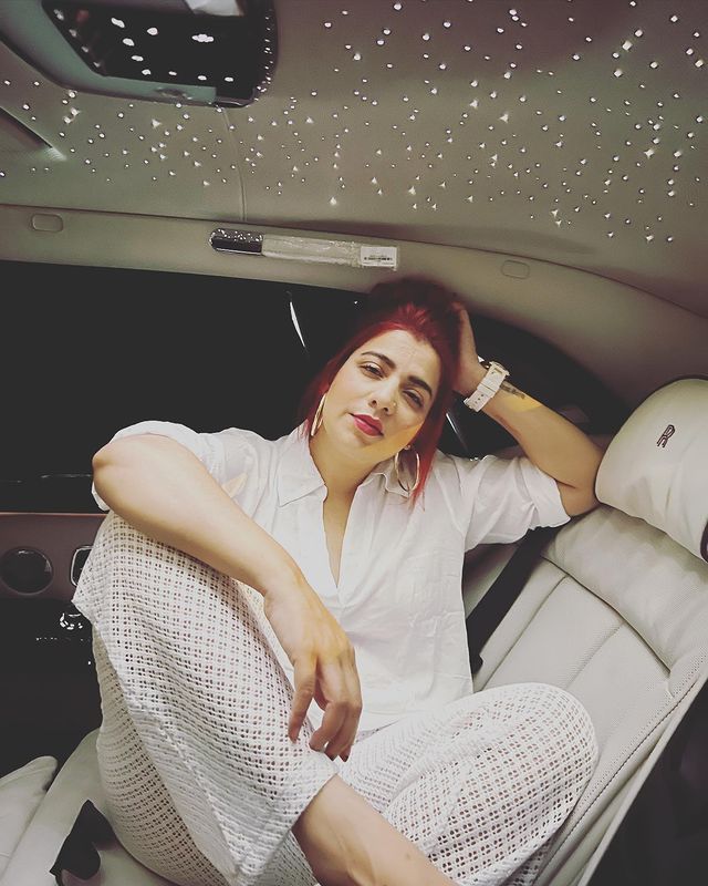 Jasmine Sandlas wiki