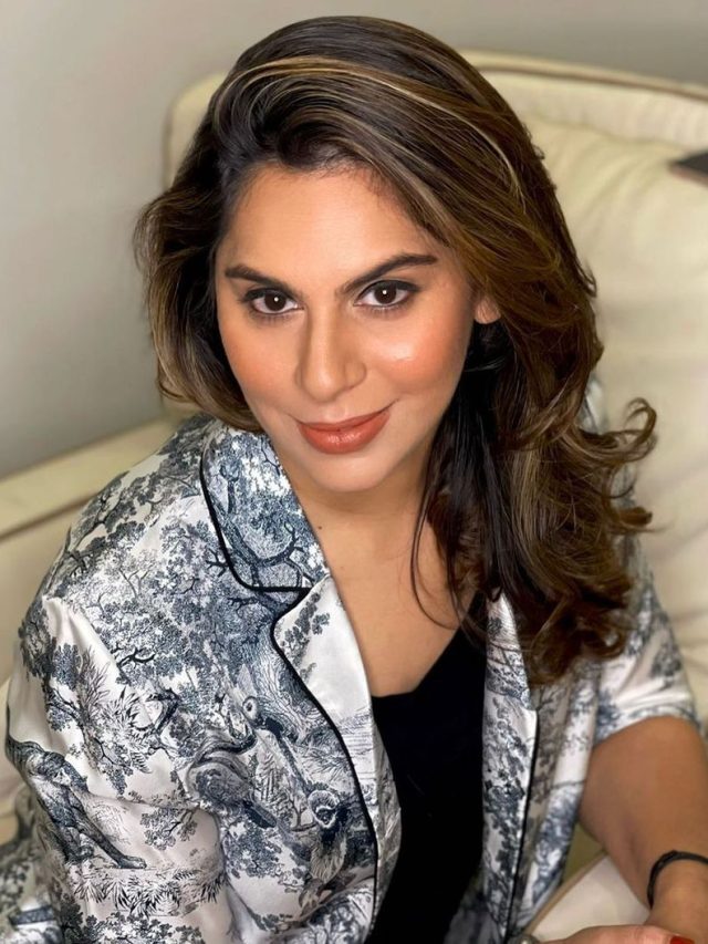 cropped-Upasana-hot.jpg