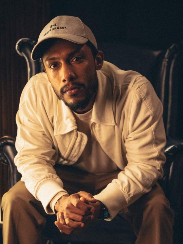 cropped-Dino-james-hot.jpg