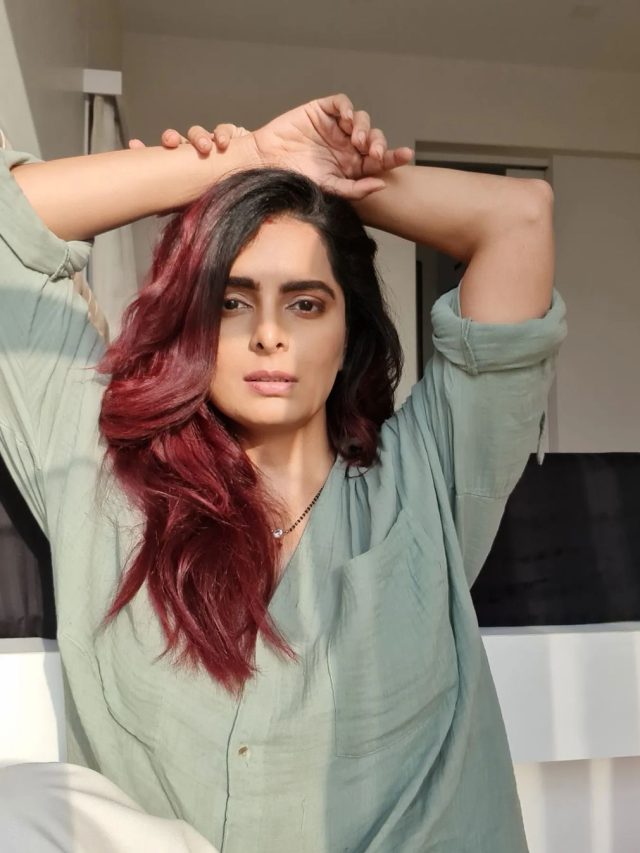 cropped-Sexy-ruhi.jpg