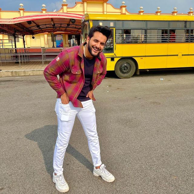 Abhishek Malhan wiki