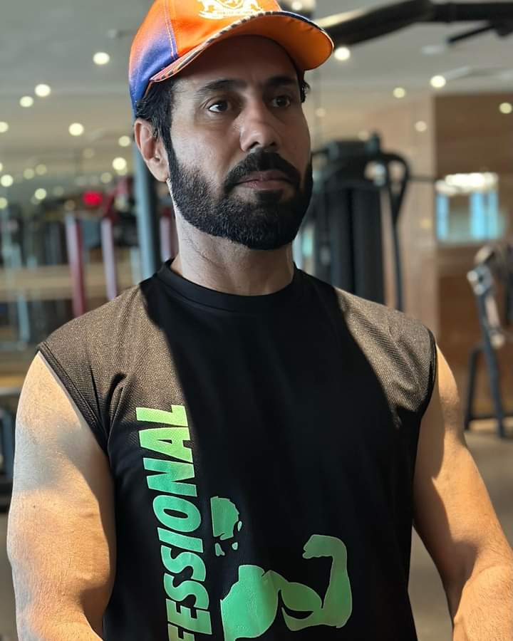Binnu Dhillon age