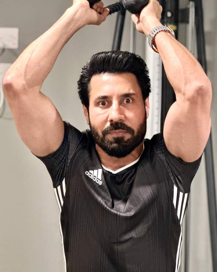 Binnu Dhillon bio