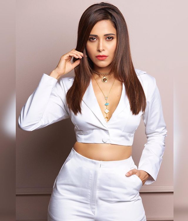 Nushrratt Bharuccha height