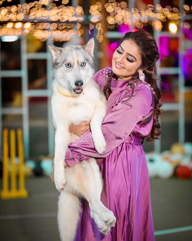  Komal Saklani wiki