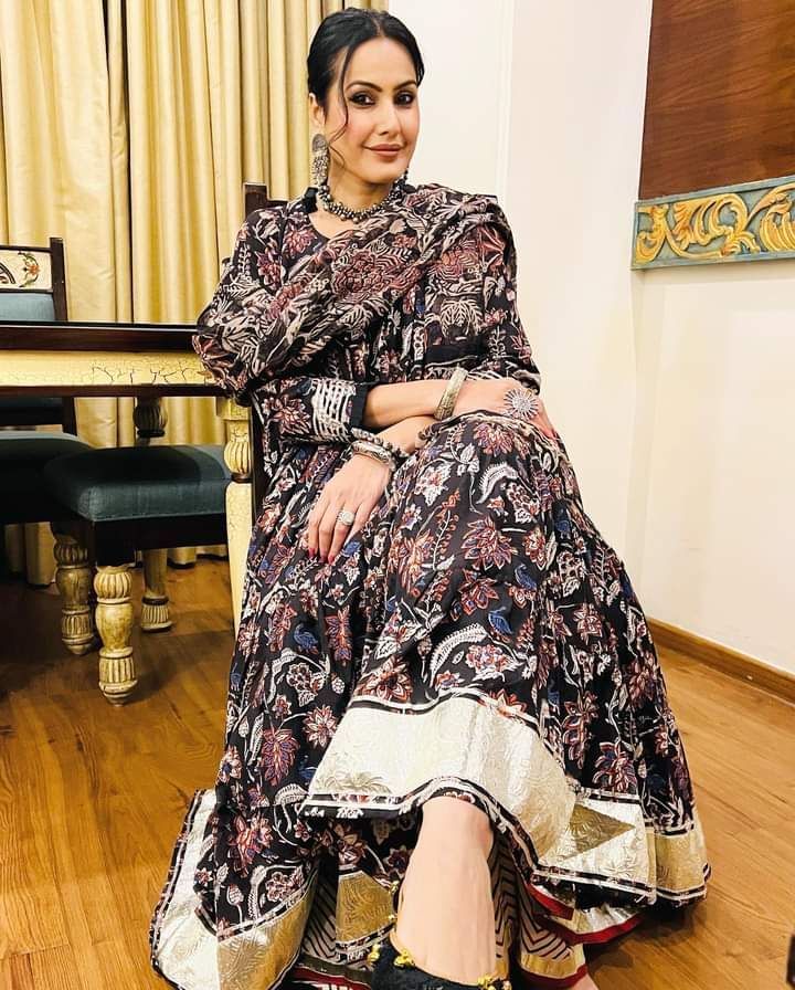 Kamya Panjabi bio